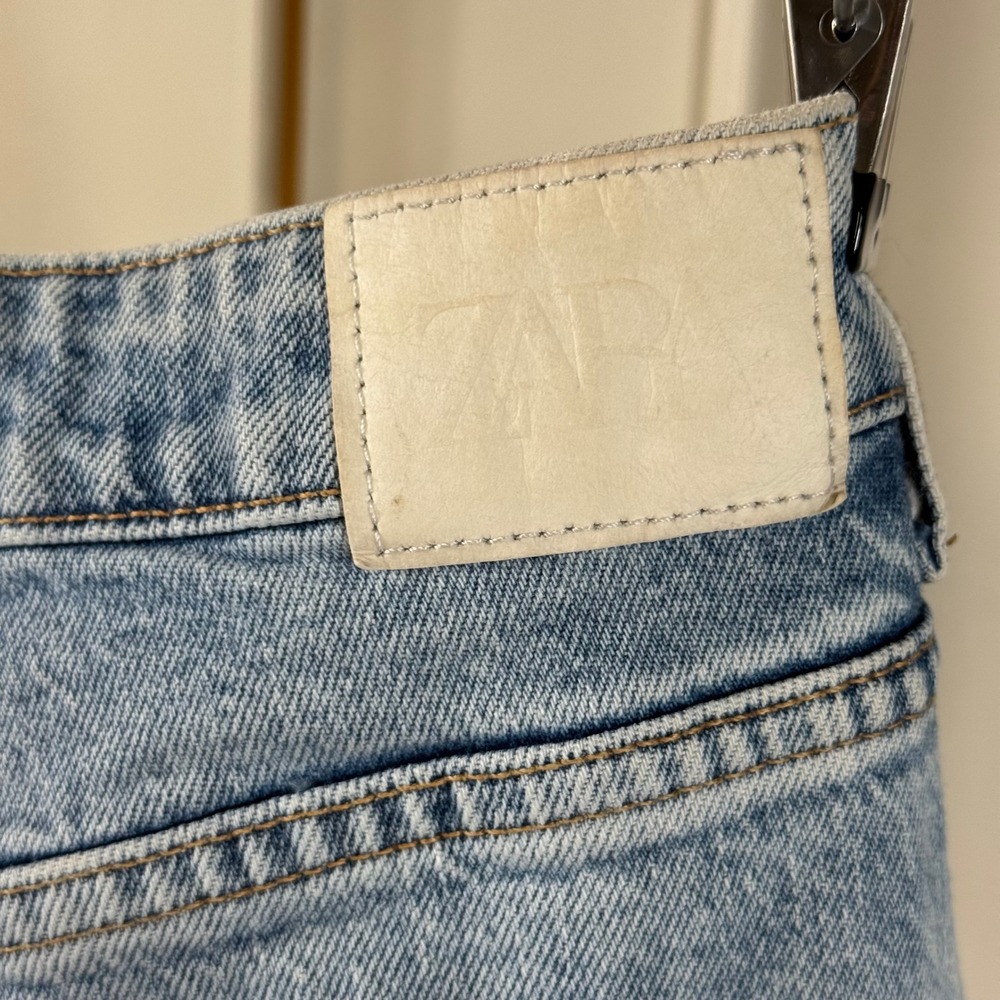 Zara Distressed Hi-Rise Straight Leg Jeans Women's 4 Blue Denim Slit Hem Acid - Picture 5 of 13